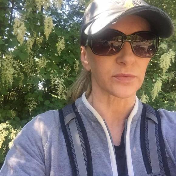 Profile Picture of Barbara Lampman (@barbiex1) on Poshmark