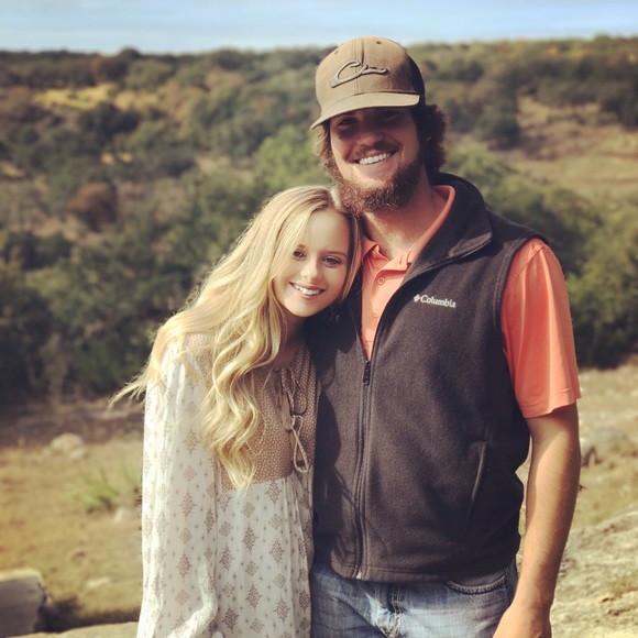 Haley Burger - Poshmark Profile Picture of Haley Burger (@hburger13) on Poshmark