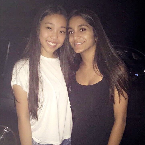 Profile Picture of Shania Jagda (@shaniajagda) on Poshmark