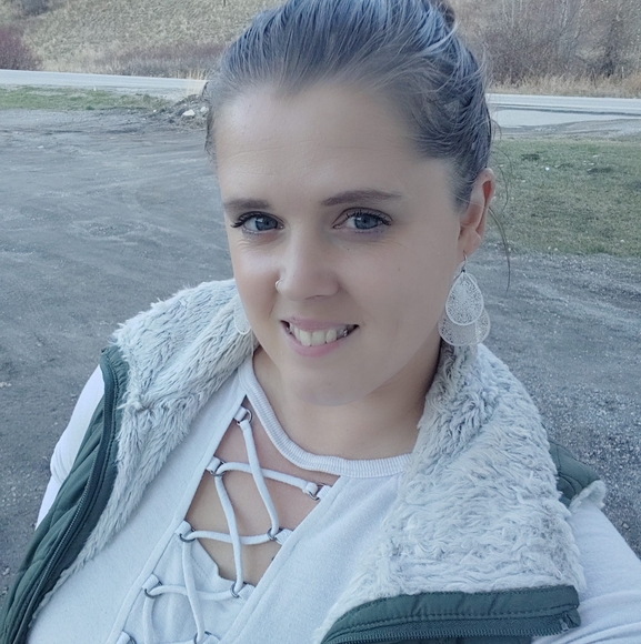 Profile Picture of Tabbitha Starr (@tabbitha_starr) on Poshmark