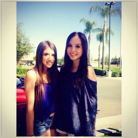 Profile Picture of Victoria Chacanaca (@tchacanaca) on Poshmark