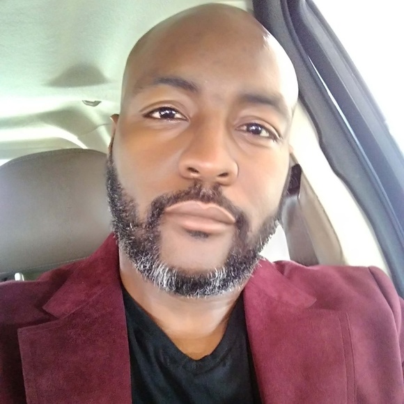 Profile Picture of Ryan Moorer (@rtmoorer) on Poshmark