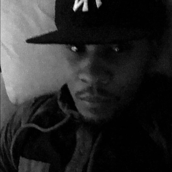 Profile Picture of Kenneth Lambert (@lukylefty28) on Poshmark