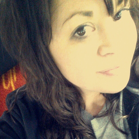 Profile Picture of Janna Moore (@jlmoore3) on Poshmark