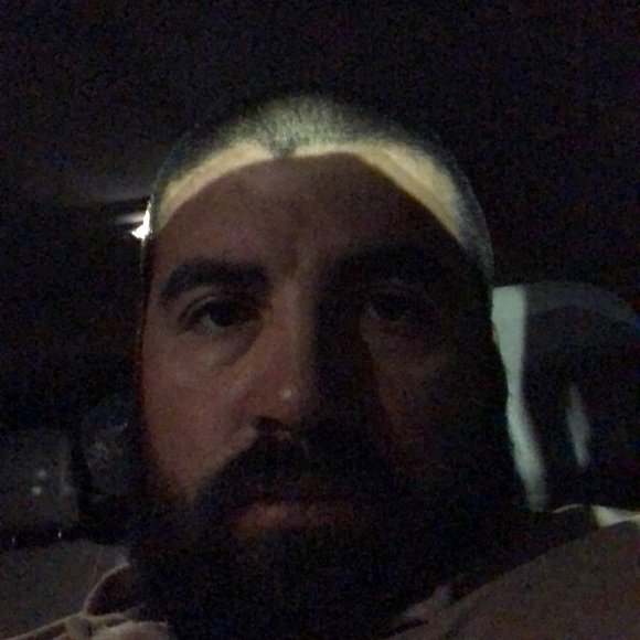 Profile Picture of Mike Munoz (@mrgreen82) on Poshmark