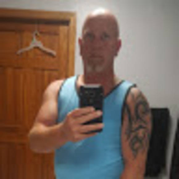 Profile Picture of Craig Cottingham (@cdc62305) on Poshmark