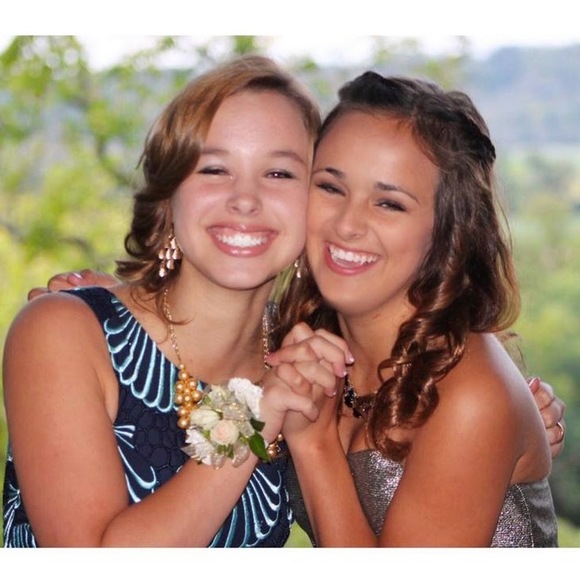 Profile Picture of Kristen Crabtree (@kristcrab) on Poshmark