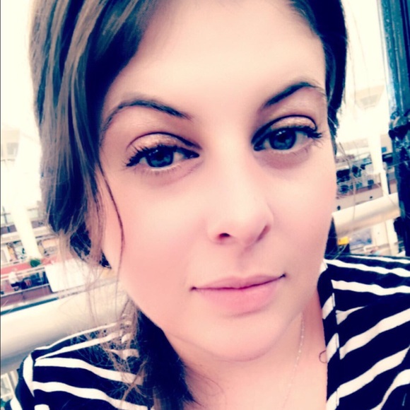 Profile Picture of Heather Mackey (@kak06) on Poshmark