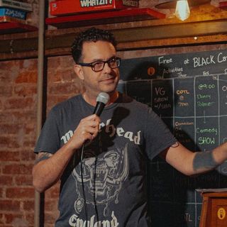 Profile Picture of Joe DeRosa (@joederosacomedy) on Instagram