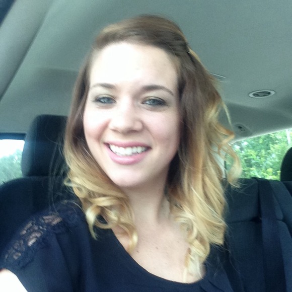 Profile Picture of Janet Brown (@jnbrown) on Poshmark