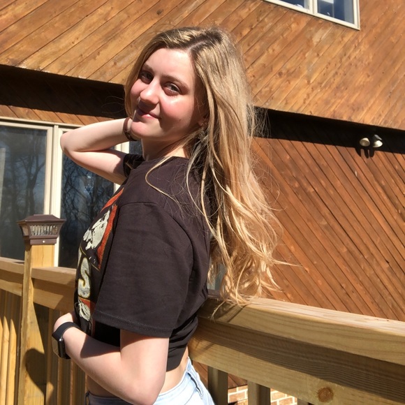 Profile Picture of Jada Pinsley (@jeyders) on Poshmark