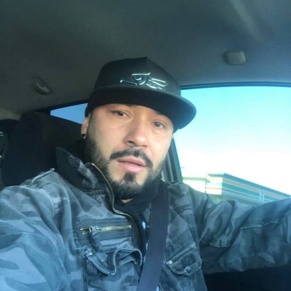 Profile Picture of Daniel Vizcarra (@daniel_vizcarra) on Poshmark