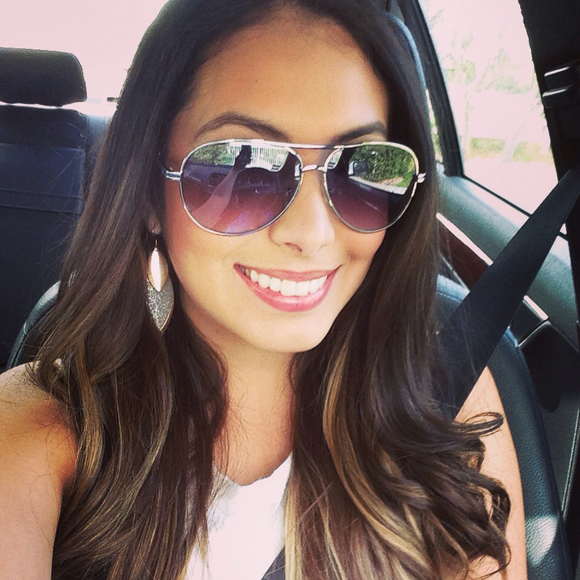 Profile Picture of Brianda Valdez (@hunnybee5890) on Poshmark