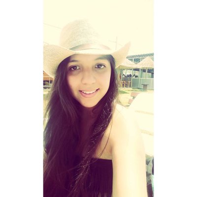 Profile Picture of Viviana Valle Castro (@vivianavalle156) on Twitter