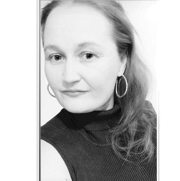Profile Picture of Heather Brodbeck (@kiapopo) on Poshmark