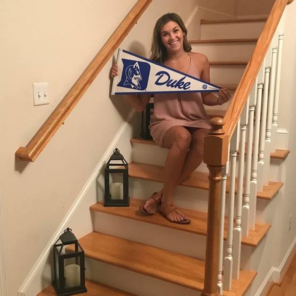 Profile Picture of Anna Allsep (@annaallsep) on Poshmark