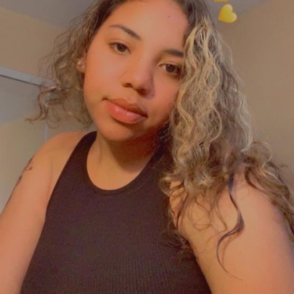 Profile Picture of Janessa Ludlam (@carterjanessa42) on Poshmark