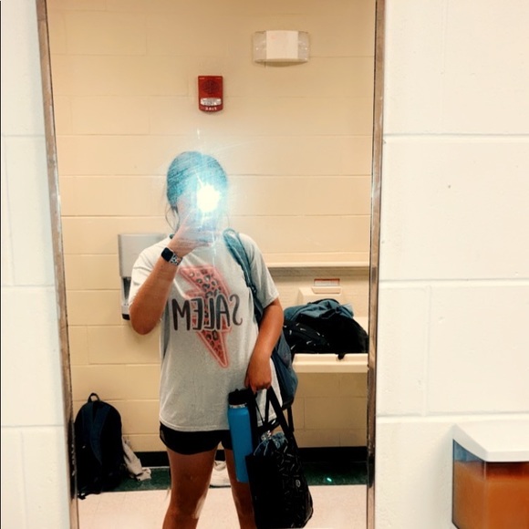 Profile Picture of Emalee Tagert (@emaleetagert) on Poshmark