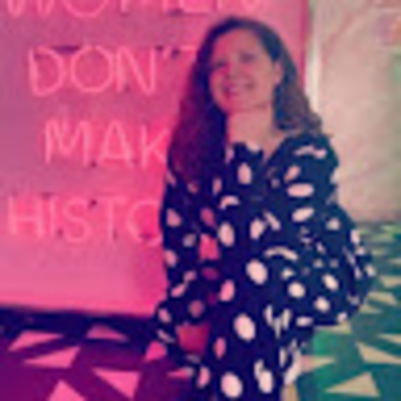 Profile Picture of Shannon tiffany Barrow (@shannonbxo) on Poshmark