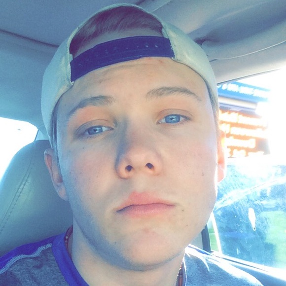 Profile Picture of Brad Wise (@bradw12) on Poshmark