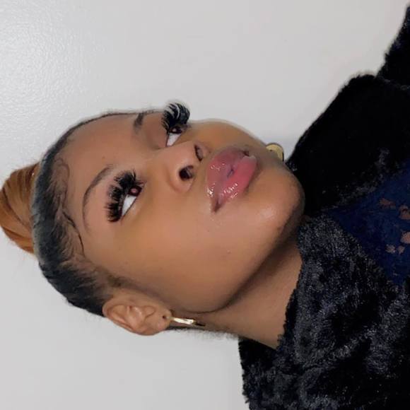 Profile Picture of Ingrid Benoit (@ingridben) on Poshmark