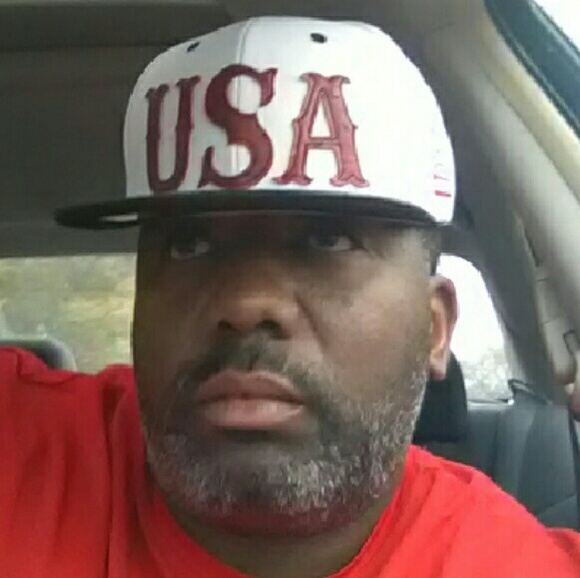 Profile Picture of Harold Croxton (@mr_croxton37) on Poshmark