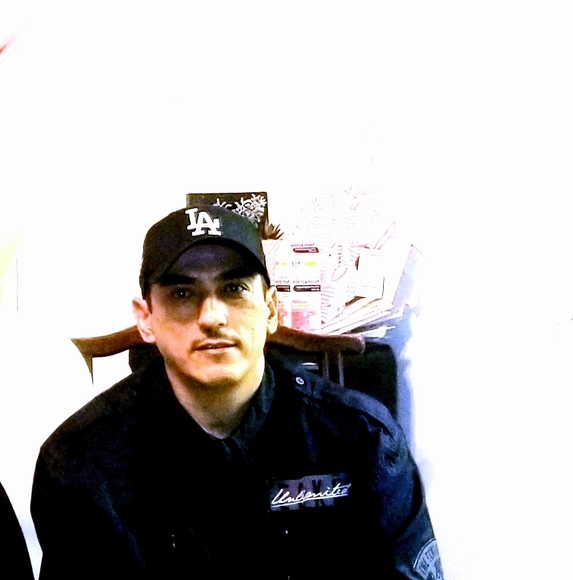 Octavio Orozco cortez - Poshmark Profile Picture of Octavio Orozco cortez (@octavio_1980_03) on Poshmark