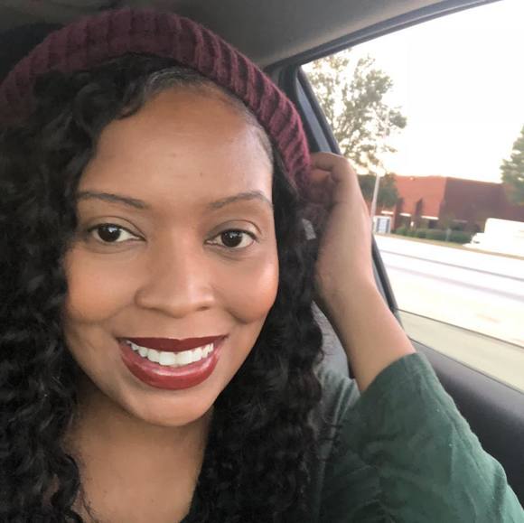 Profile Picture of Crystalyne Smith (@brendasmith28) on Poshmark