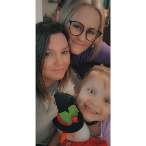 Profile Picture of Caitlin Neidecker (@ccneid815) on Poshmark