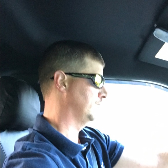 Profile Picture of Allen Simmons (@allensim) on Poshmark