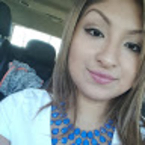 Profile Picture of Gonzalez Edith (@edithjr1) on Poshmark