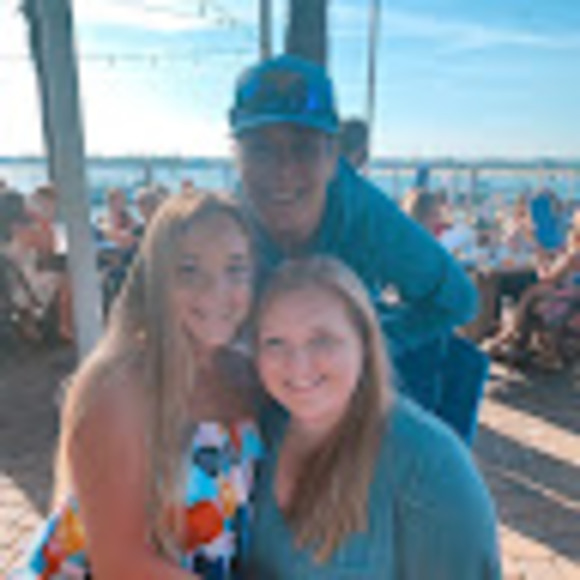 Allie Oubre - Poshmark Profile Picture of Allie Oubre (@allieoubre) on Poshmark