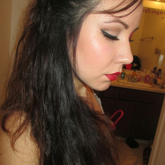 Profile Picture of Nicole Decoty (@nikkidecoty) on Poshmark