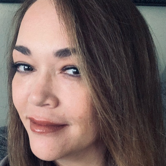Profile Picture of Carlotta Redcloud (@credcloud42) on Poshmark