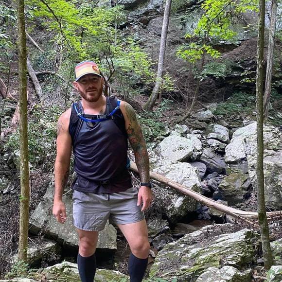 Profile Picture of Jeff Benton (@jeffbenton3) on Poshmark