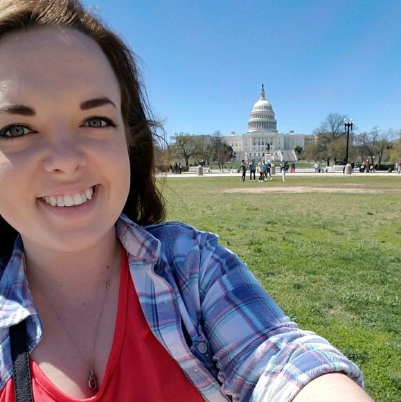 Kylee Barnard - Poshmark Profile Picture of Kylee Barnard (@kbarnard8) on Poshmark