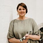 Profile Picture of Corrina | Vintage Bird Paint (@bird_on_the_hill) on Instagram