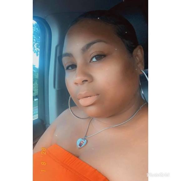 Profile Picture of Tiffany Douglas (@tiff85__) on Poshmark