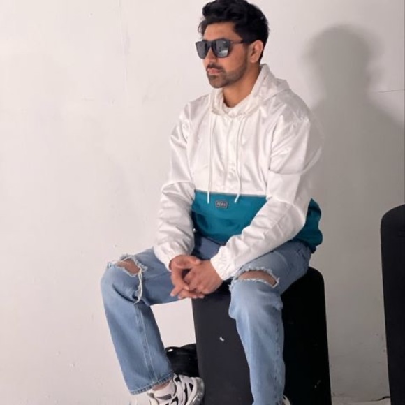 Profile Picture of Sandeep Arora (@sandeeparora669) on Poshmark