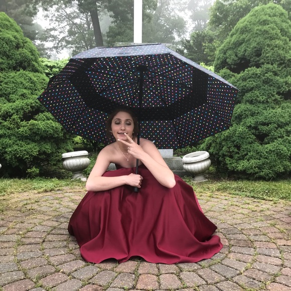 Profile Picture of Jen Sarcona (@jls1101) on Poshmark