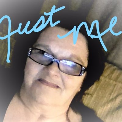 Profile Picture of Diane Blackburn (@1pe66les) on Twitter