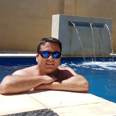 Profile Picture of Robert Gibbons (@RobertGibbons) on Twitter