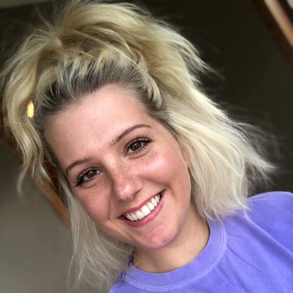 Profile Picture of Alexis Burch (@aburch4) on Poshmark