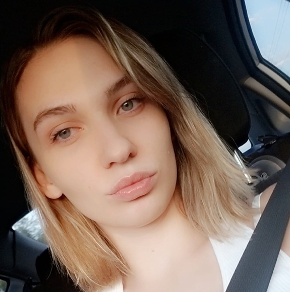 Profile Picture of Julia Fedchuk (@julia29523) on Poshmark