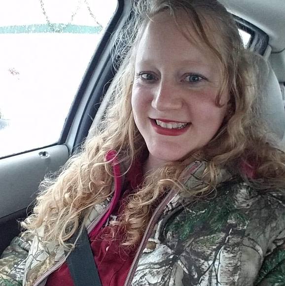 Profile Picture of Sara Zarling (@sara_zarling) on Poshmark