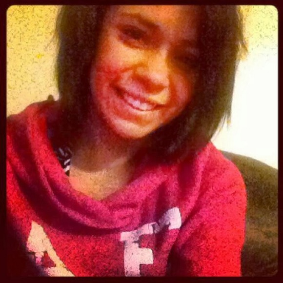 Profile Picture of Tiana Jasicki (@tiitii_babeyy) on Poshmark