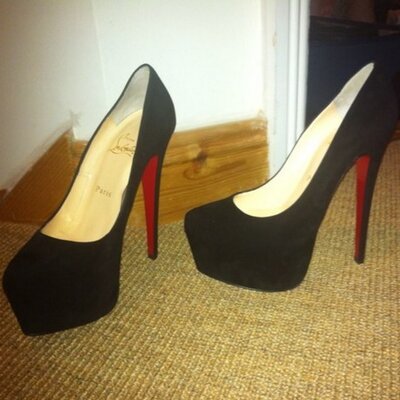 Profile Picture of Tina Keane (@_tinabeena) on Twitter