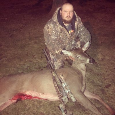 Profile Picture of Drew (@AndrewFrayer) on Twitter