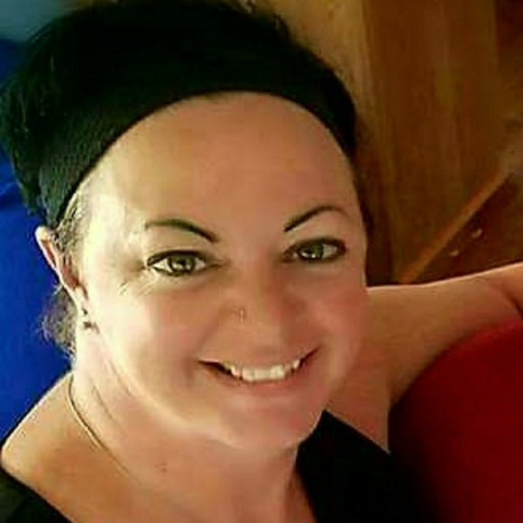 Profile Picture of Bridget Hillesheim (@bridgetjane1974) on Poshmark