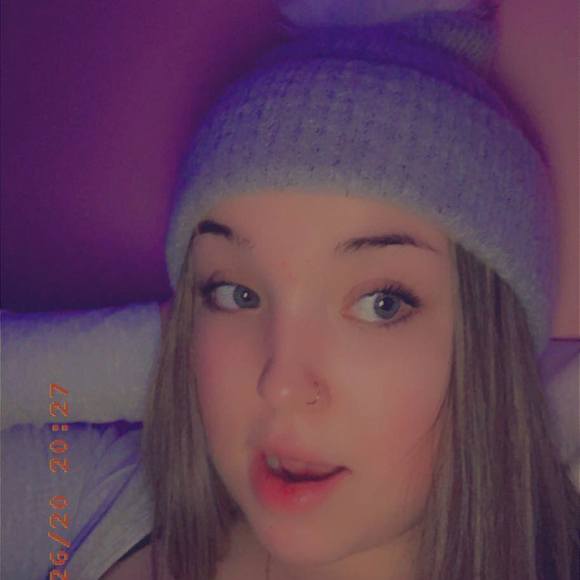 Profile Picture of Sydney Timony (@sydneytimony) on Poshmark